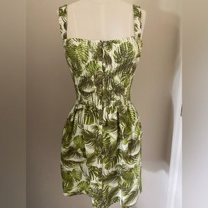 NWT Chaser green palm leaf pattern dress with pockets size small.